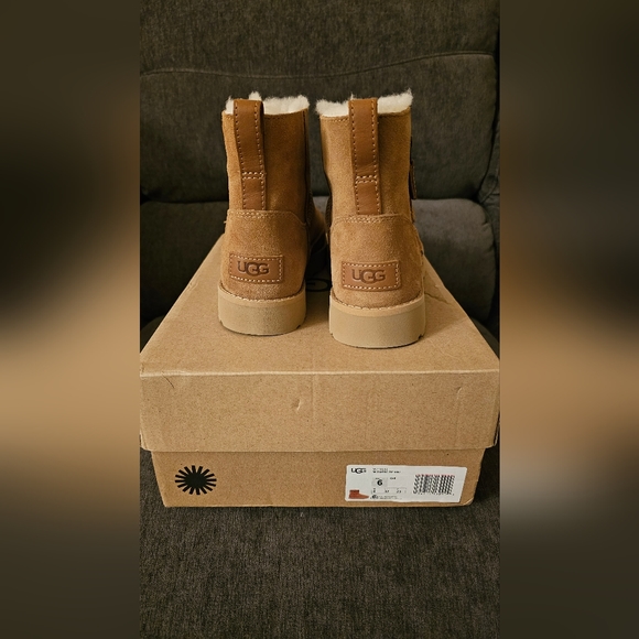 Ugg Chestnut shearling Zip-Up Boots - Picture 2 of 4